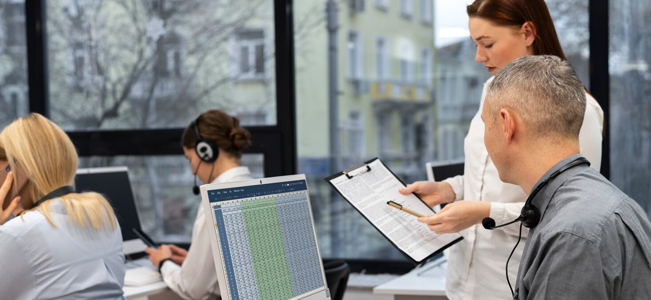 Traditional BI process showing manual data entry and spreadsheet preparation.