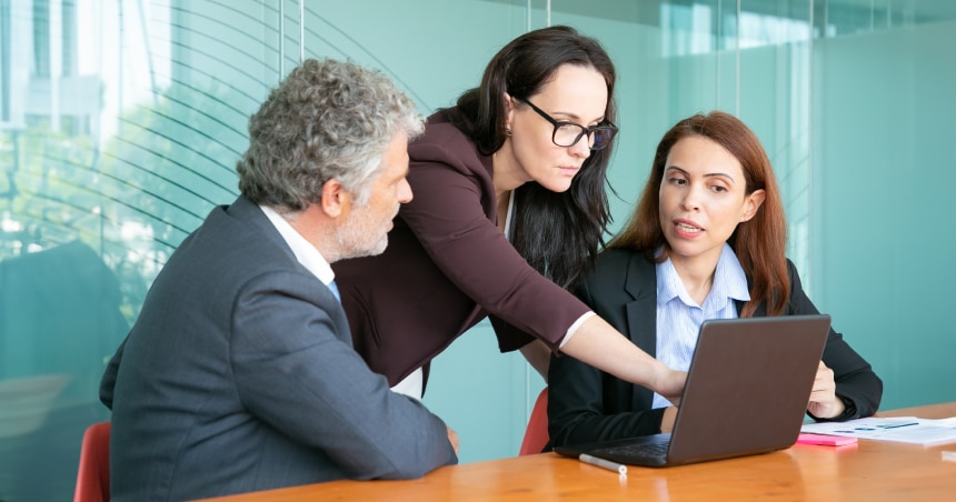 Sales teams shifting from messy omnichannel processes to clear hybrid sales strategy.